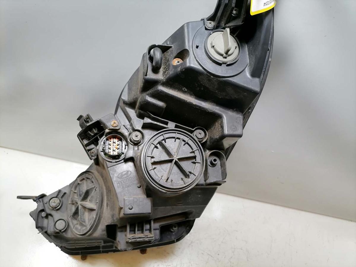 Hyundai IX20 original Scheinwerfer vorn rechts Halogen Bj.2011
